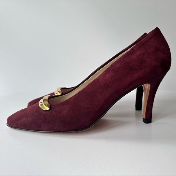 Bally Vintage New Old Stock Burgundy Suede Jeneffe Pumps w/ Gold Crescent 8 - Picture 4 of 11